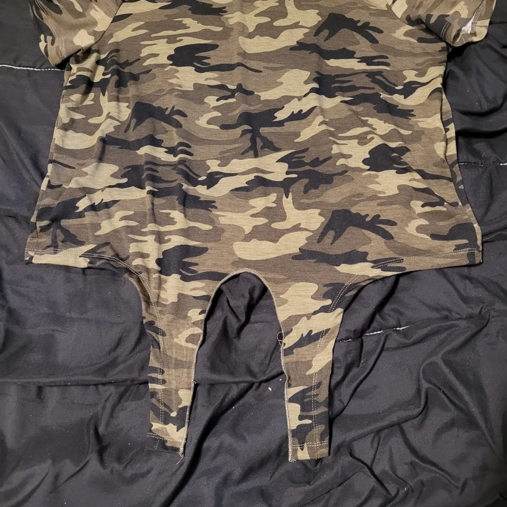 2 Shein crop tops - Picture 7 of 11